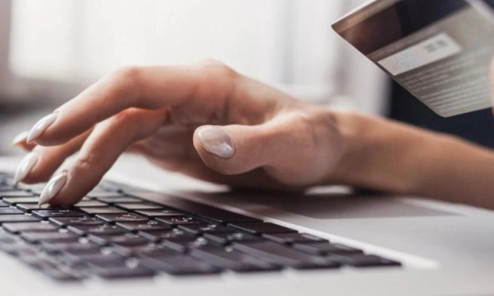 Απάτη "μαμούθ": Κινεζικό δίκτυο e-shop με επώνυμα προϊόντα πίσω από μία από τις μεγαλύτερες απάτες στον κόσμο - Εξαπάτησε πάνω από 800.000 ανθρώπους